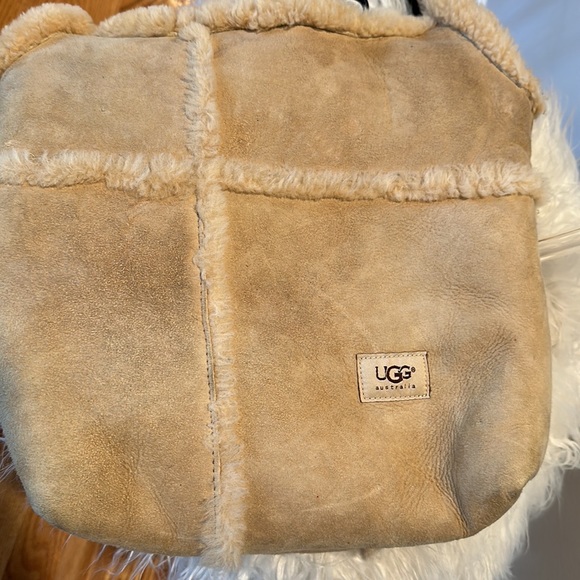 UGG Australia Sheepskin Suede and Shearling Hobo Bag w/pouch - Picture 11 of 15